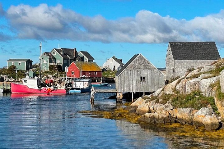 Kleingruppentour zum Leuchtturm von Peggy's Cove, den historischen Straßen von Lunenburg und den Weingütern des Annapolis Valley in Halifax, Foto 20 | wizardtrip