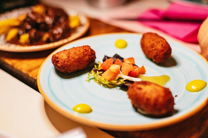 Enjoy authentic tapas and local drinks on a guided food tour through Seville's charming neighborhoods, photo 17 | wizardtrip