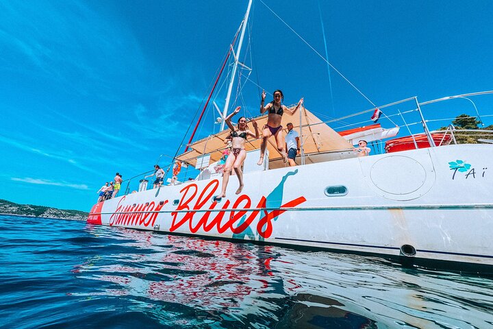 スプリット発フヴァル島＆パクレニ諸島カタマランクルーズ（スイム＆船上ダイニング付）、写真13 | wizardtrip