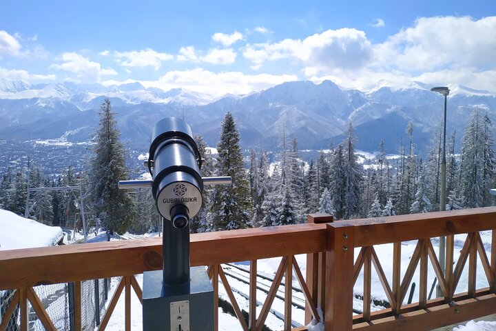 Naturskøn udsigt over Zakopane, Tatra-bjergene og traditionel polsk arkitektur, foto 16 | wizardtrip