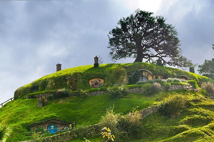 Experience the magic of the Hobbiton Movie Set, a must-see attraction near Tauranga, New Zealand, photo 6 | wizardtrip
