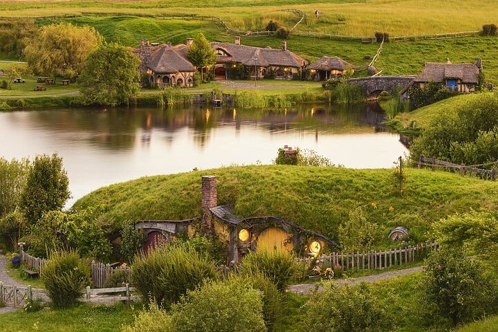 Experience the magic of the Hobbiton Movie Set, a must-see attraction near Tauranga, New Zealand, photo 7 | wizardtrip