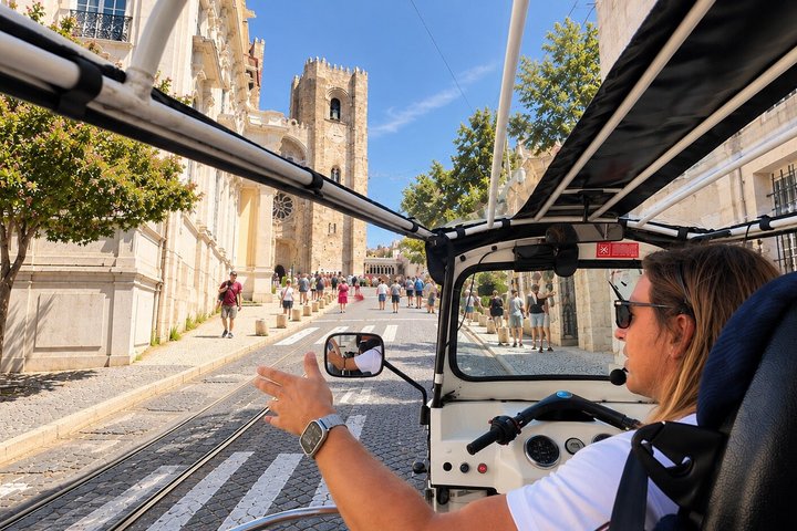 Privat tuk-tuk-tur, der udforsker Lissabons historiske gader, udsigtspunkter og vartegn, foto 7 | wizardtrip