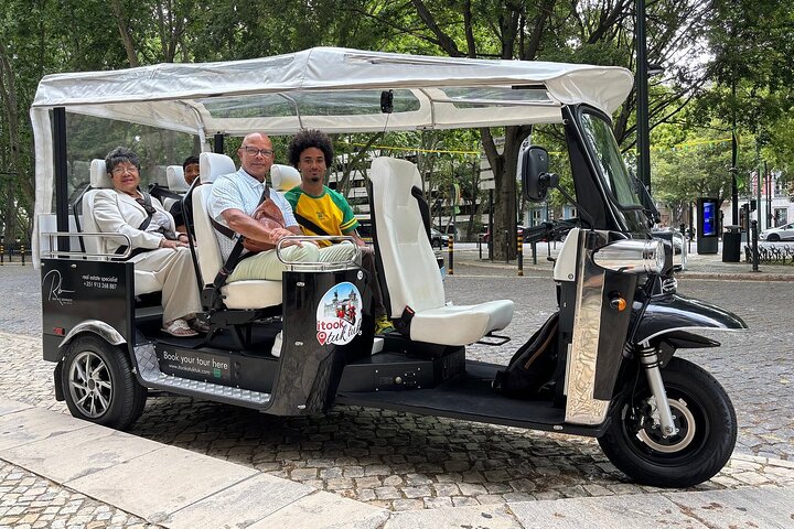 Privat tuk-tuk-tur, der udforsker Lissabons historiske gader, udsigtspunkter og vartegn, foto 20 | wizardtrip