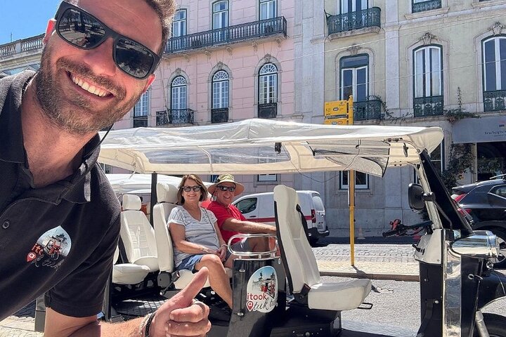 Privat tuk-tuk-tur, der udforsker Lissabons historiske gader, udsigtspunkter og vartegn, foto 33 | wizardtrip