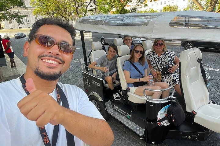 Privat tuk-tuk-tur, der udforsker Lissabons historiske gader, udsigtspunkter og vartegn, foto 44 | wizardtrip