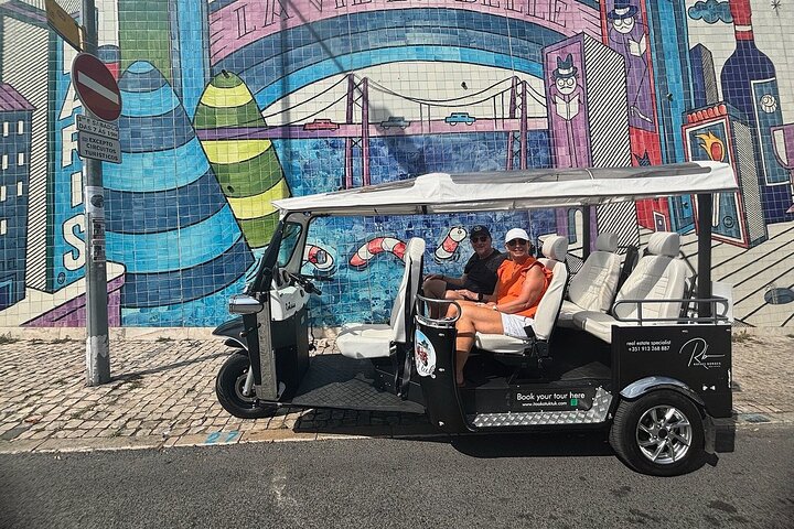 Privat tuk-tuk-tur, der udforsker Lissabons historiske gader, udsigtspunkter og vartegn, foto 46 | wizardtrip
