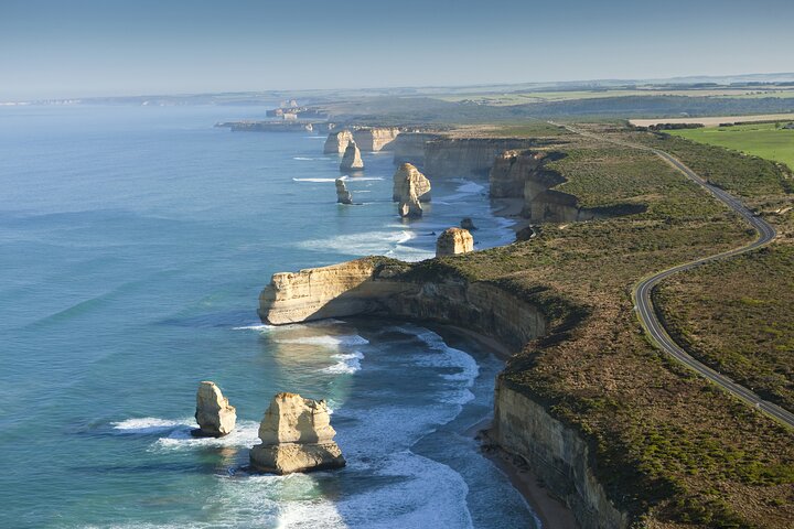 Full-Day Great Ocean Road and 12 Apostles Tour | wizardtrip