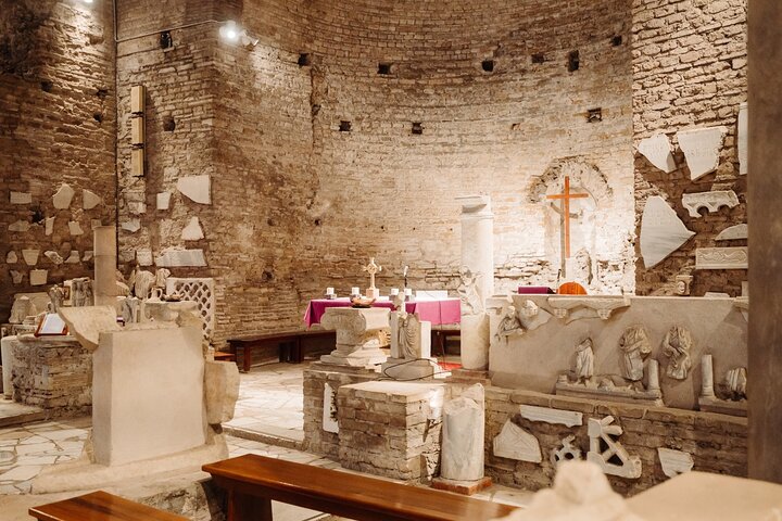 Explore Rome's underground history with a guided tour of the Appian Way, ancient aqueducts, and catacombs, photo 10 | wizardtrip