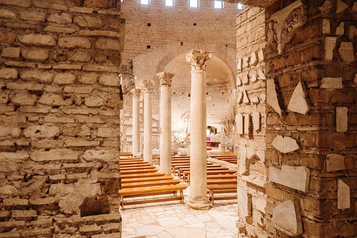 Explore Rome's underground history with a guided tour of the Appian Way, ancient aqueducts, and catacombs, photo 11 | wizardtrip