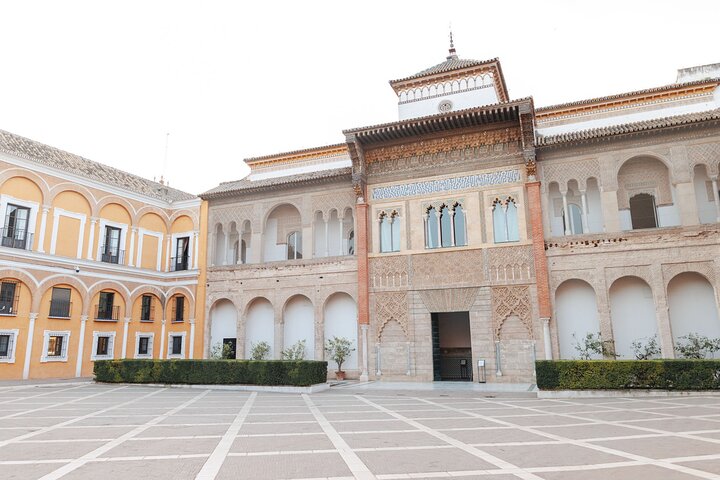 Early access tour of the historic Royal Alcazar palace and gardens in Seville, Spain, photo 8 | wizardtrip