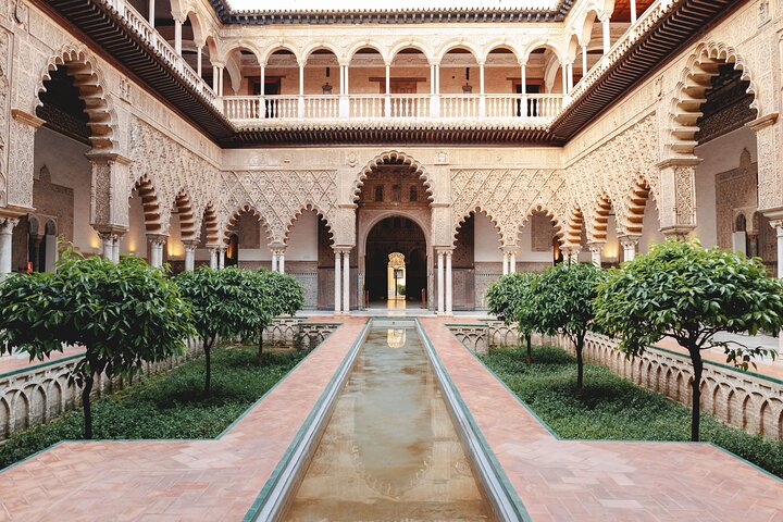 Early access tour of the historic Royal Alcazar palace and gardens in Seville, Spain, photo 12 | wizardtrip