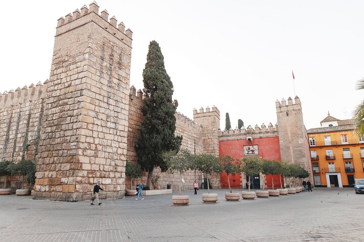Early access tour of the historic Royal Alcazar palace and gardens in Seville, Spain, photo 15 | wizardtrip