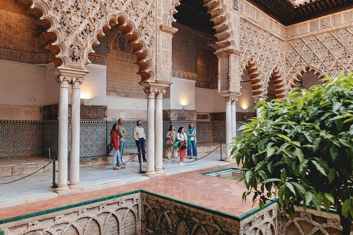 Early access tour of the historic Royal Alcazar palace and gardens in Seville, Spain, photo 16 | wizardtrip