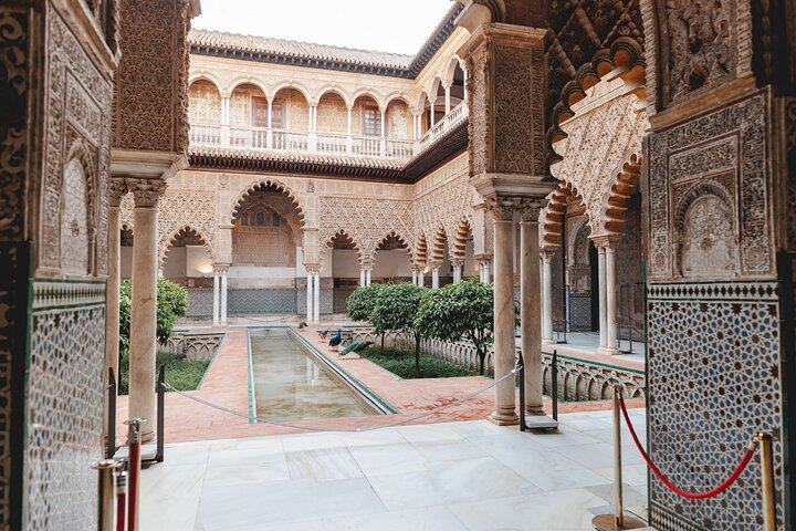 Early access tour of the historic Royal Alcazar palace and gardens in Seville, Spain, photo 17 | wizardtrip