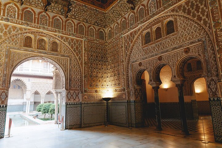 Early access tour of the historic Royal Alcazar palace and gardens in Seville, Spain, photo 21 | wizardtrip