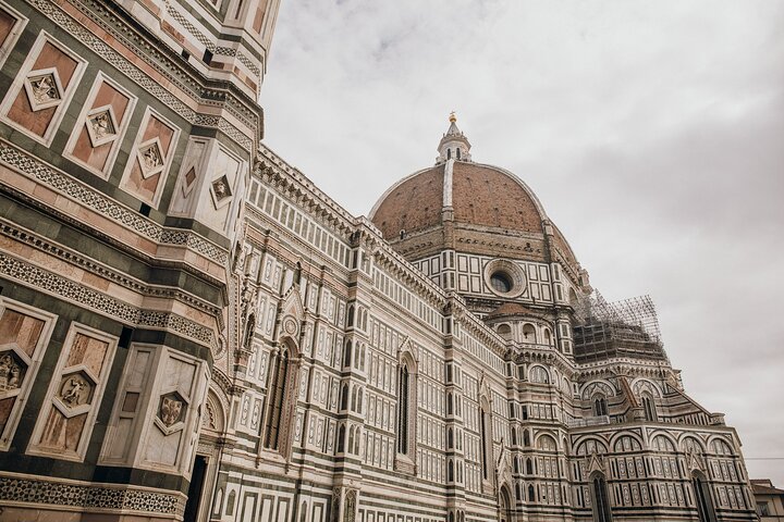 Tour guiado por el arte y los monumentos de Florencia, incluyendo el David, la Galería Uffizi y el Duomo, foto 15 | wizardtrip