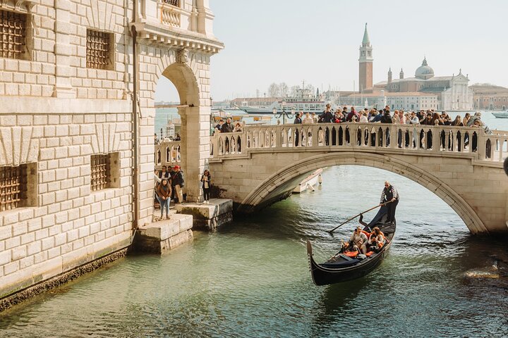 Venice In a Day: St. Mark's, Doge's Palace, Gondola Ride & City Tour | wizardtrip