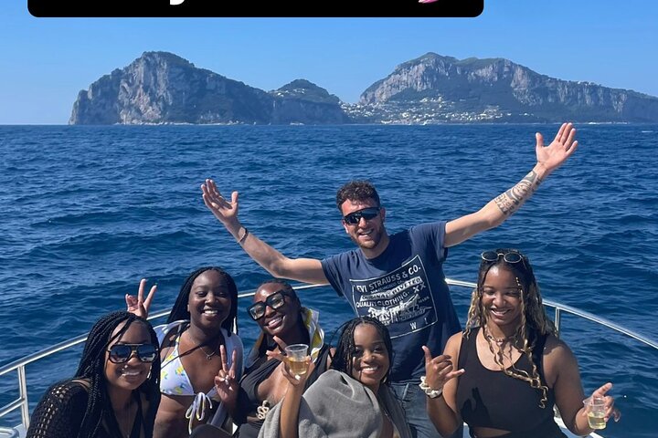 Passeio de barco partilhado para Capri a partir de Sorrento ou Positano, explorando grutas e a ilha, foto 12 | wizardtrip