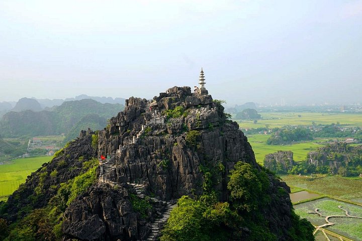 Tour di un'intera giornata da Hanoi a Ninh Binh, esplorando templi antichi, paesaggi carsici e valli panoramiche, foto 7 | wizardtrip