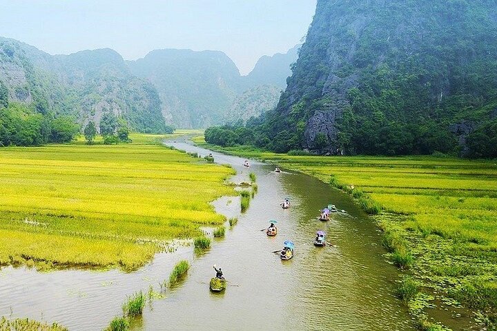 Tour di un'intera giornata da Hanoi a Ninh Binh, esplorando templi antichi, paesaggi carsici e valli panoramiche, foto 8 | wizardtrip