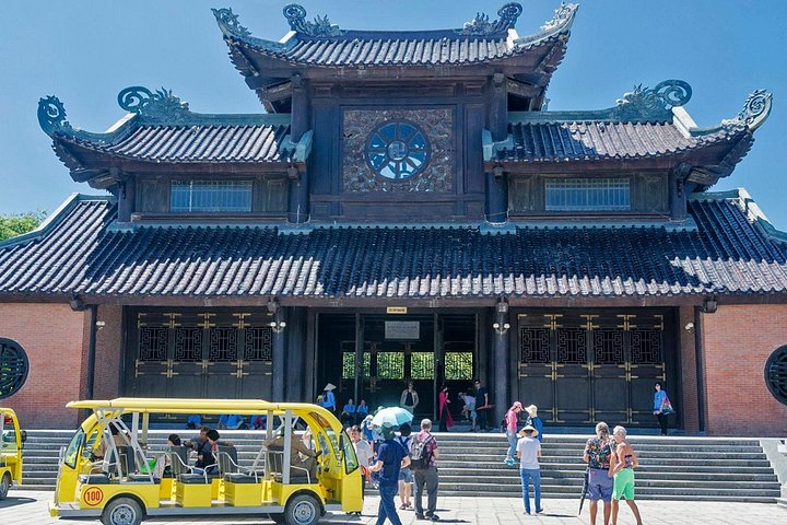 Tour di un'intera giornata da Hanoi a Ninh Binh, esplorando templi antichi, paesaggi carsici e valli panoramiche, foto 10 | wizardtrip