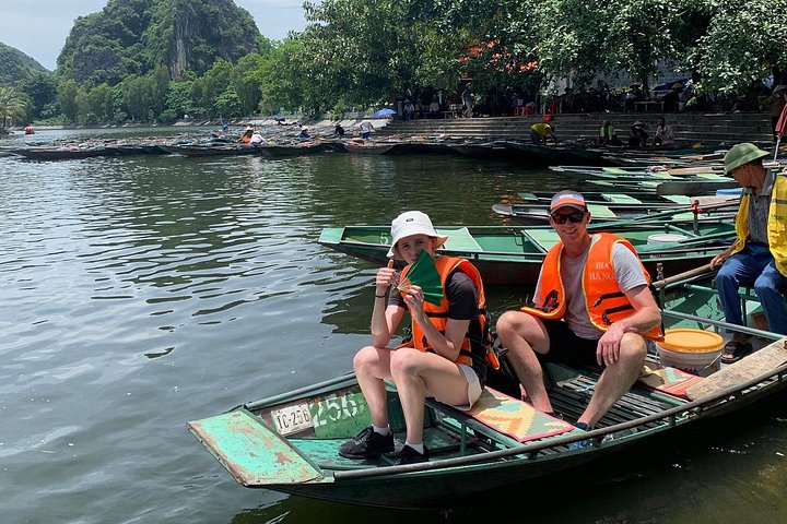 Tour di un'intera giornata da Hanoi a Ninh Binh, esplorando templi antichi, paesaggi carsici e valli panoramiche, foto 14 | wizardtrip