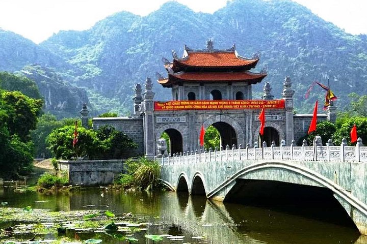 Tour di un'intera giornata da Hanoi a Ninh Binh, esplorando templi antichi, paesaggi carsici e valli panoramiche, foto 21 | wizardtrip