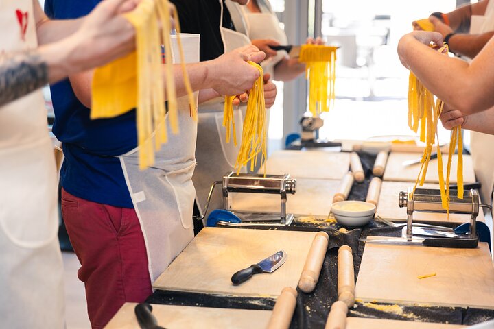 Pasta, Ravioli & Tiramisu Masterclass in Rome with Unlimited Wine | wizardtrip