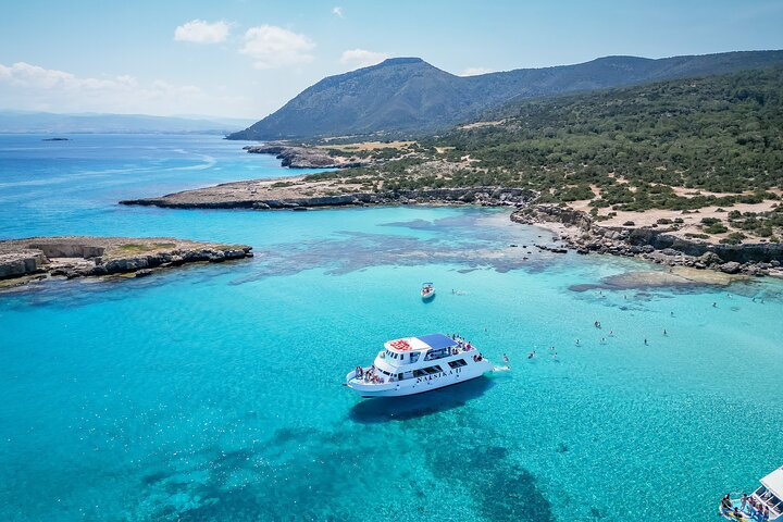 De Paphos : Bains d'Aphrodite et Blue Lagoon (Akamas) Excursion d'une journée | wizardtrip