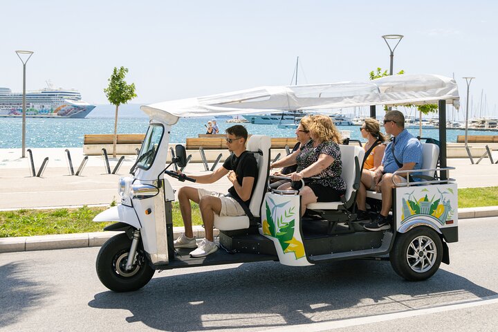 Elektrische tuk-tuk tour langs historische bezienswaardigheden en de kustlijn van Split, inclusief het Paleis van Diocletianus, foto 6 | wizardtrip