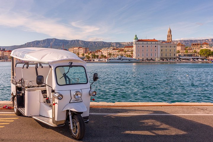 Elektrische tuk-tuk tour langs historische bezienswaardigheden en de kustlijn van Split, inclusief het Paleis van Diocletianus, foto 12 | wizardtrip