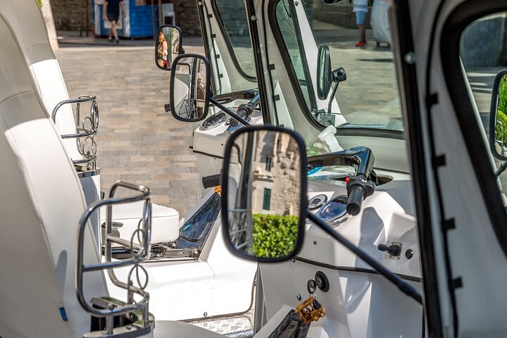 Elektrische tuk-tuk tour langs historische bezienswaardigheden en de kustlijn van Split, inclusief het Paleis van Diocletianus, foto 15 | wizardtrip