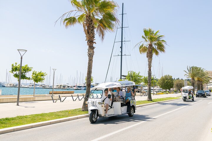 Elektrische tuk-tuk tour langs historische bezienswaardigheden en de kustlijn van Split, inclusief het Paleis van Diocletianus, foto 17 | wizardtrip