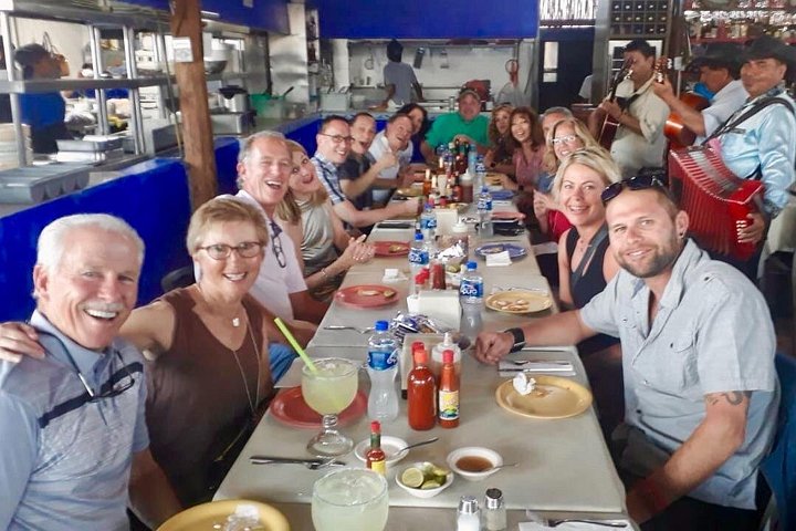 Un voyage culinaire à travers Cabo San Lucas, savourant des plats et des boissons locaux dans des cadres de quartier authentiques, photo 6 | wizardtrip