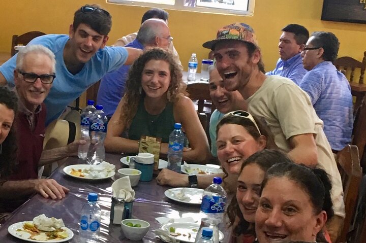Un voyage culinaire à travers Cabo San Lucas, savourant des plats et des boissons locaux dans des cadres de quartier authentiques, photo 10 | wizardtrip