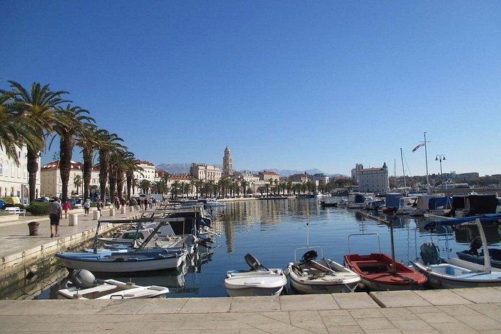 Tour privé en cyclo-pousse électrique explorant les sites historiques et le littoral de Split, photo 9 | wizardtrip