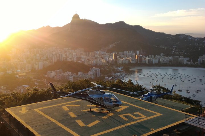 Panoramischer Helikopterflug über Rio de Janeiro, Brasilien, mit Corcovado und Stadt Wahrzeichen, Foto 11 | wizardtrip