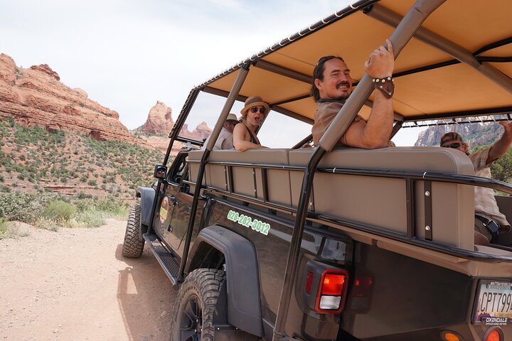 セドナ・レッドロック・バックカントリー・ジープツアー：中級4x4アドベンチャー | wizardtrip