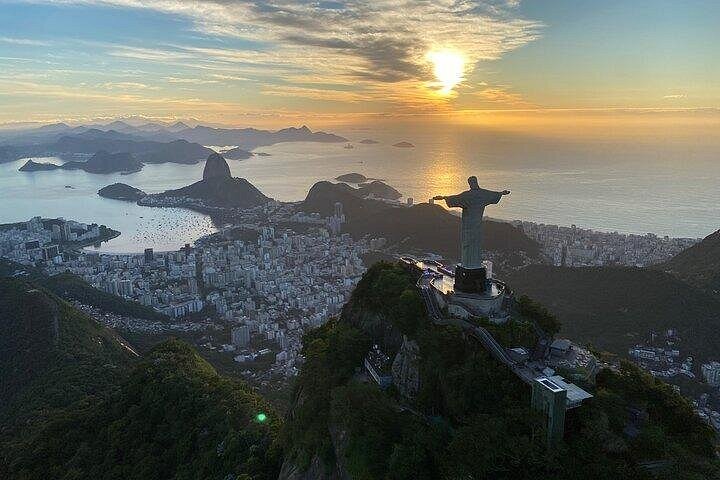 Helikoptertur over Rio de Janeiros ikoniske Kristus Frelseren og strande, foto 13 | wizardtrip