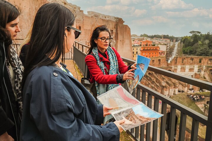 Guided tour of Rome's ancient landmarks: Colosseum, Roman Forum, and Palatine Hill, photo 30 | wizardtrip