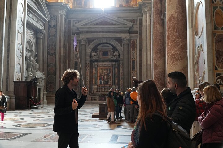 Tour guiado por los Museos Vaticanos, la Capilla Sixtina y la Basílica de San Pedro en Roma, Italia, foto 9 | wizardtrip