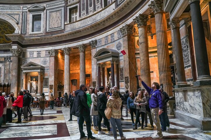 Guidet tur i Pantheon i Rom, der viser dets kuppel og historiske betydning, foto 6 | wizardtrip