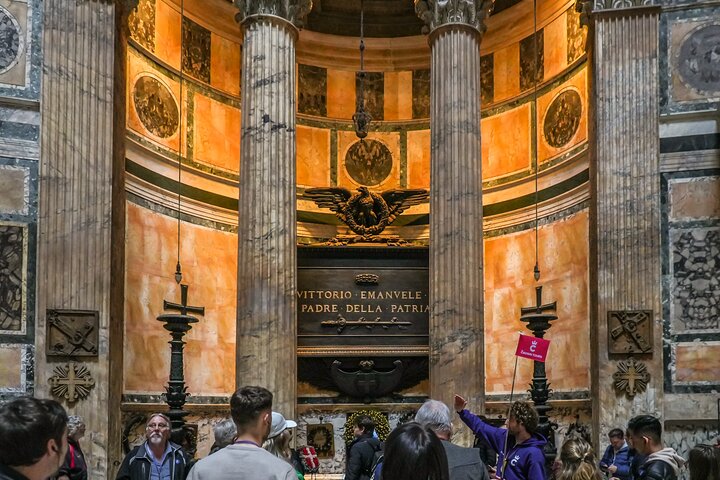 Guidet tur i Pantheon i Rom, der viser dets kuppel og historiske betydning, foto 7 | wizardtrip