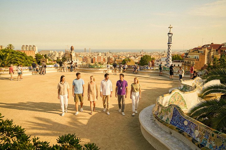 Visita guiada a la colorida arquitectura y jardines del Park Güell en Barcelona, foto 8 | wizardtrip