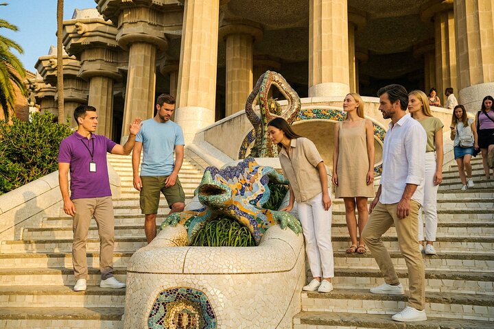 Visita guiada a la colorida arquitectura y jardines del Park Güell en Barcelona, foto 9 | wizardtrip