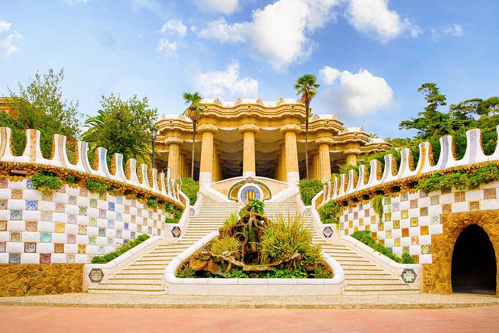 Visita guiada a la colorida arquitectura y jardines del Park Güell en Barcelona, foto 13 | wizardtrip