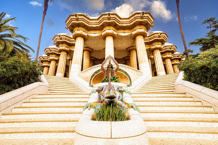 Visita guiada a la colorida arquitectura y jardines del Park Güell en Barcelona, foto 15 | wizardtrip