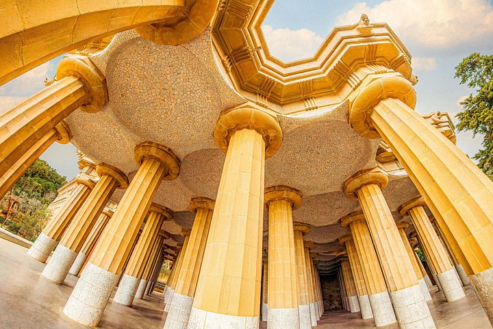 Visita guiada a la colorida arquitectura y jardines del Park Güell en Barcelona, foto 18 | wizardtrip