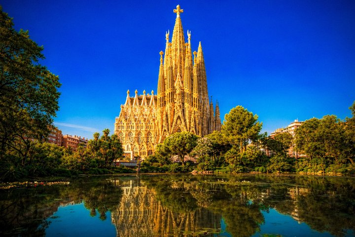 Barcelona: Sagrada Familia Acesso Prioritário e Tour Guiado | wizardtrip